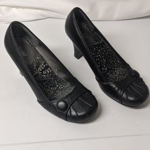 Mudd heels, black, button detail